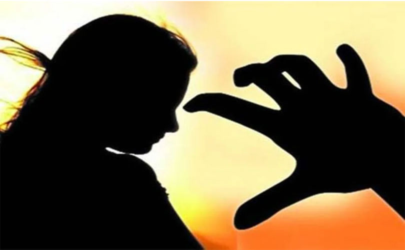 കത്തിമുനയിൽ ബലാത്സം​ഗം, സ്വകാര്യ ഭാ​ഗങ്ങളിൽ ഇരുമ്പ് കമ്പി കുത്തികയറ്റി; സർക്കാർ ഉദ്യോ​ഗസ്ഥ ഇരയായത് ക്രൂരമായ ബലാത്സം​ഗത്തിന്