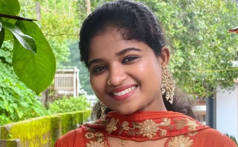 ജൂനിയർ ഹെൽത്ത് ഇൻസ്പെക്ടറായ യുവതിയെ ജോലി സ്ഥലത്ത് മരിച്ച നിലയിൽ കണ്ടെത്തി