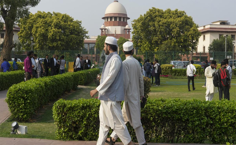 വഖഫ് സ്വത്തുക്കളിൽ തൽസ്ഥിതി തുടരാൻ സുപ്രീം കോടതി വിധി 