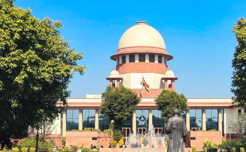 വന്ദേമാതരം ആലാപനം: മതപരമായ കാരണങ്ങളാൽ വിട്ടുനിൽക്കുന്നവർക്കെതിരെ ക്രിമിനൽ നടപടികളില്ലെന്ന് സുപ്രീം കോടതി