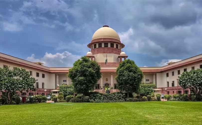 ഡൽഹി ഹൈക്കോടതിക്ക് മുന്നിലെ കാൽനടയാത്രാ സുരക്ഷാ വീഴ്ച: നടപടി വൈകിയാൽ ഹൈക്കോടതിക്ക് മുന്നിൽ ധർണ്ണ നടത്തുമെന്ന് സുപ്രീം കോടതിയുടെ താക്കീത്

