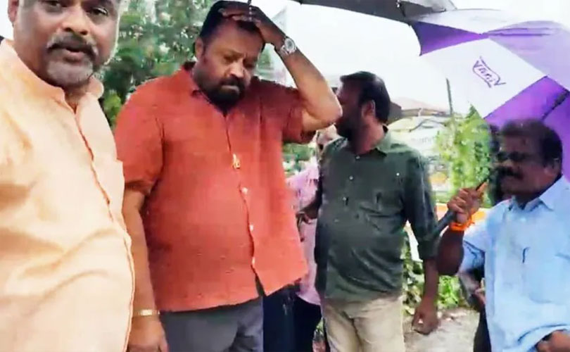  പാലത്തിലെ കുഴി മൂലമുണ്ടായ ഗതാഗതക്കുരുക്കിൽപ്പെട്ട് കേന്ദ്രമന്ത്രി സുരേഷ്‌ഗോപിയും 