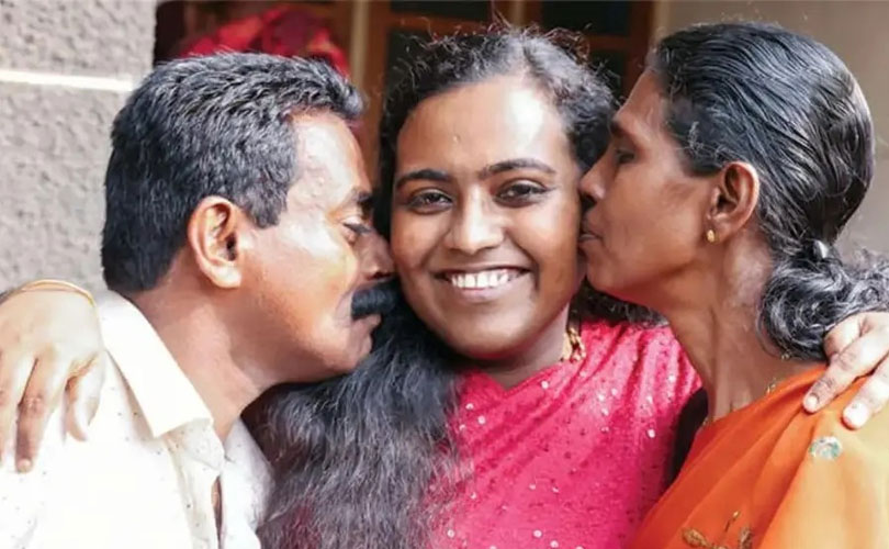 ചുവരിലെ കടലാസിൽനിന്ന് ലോകവേദിയിലേക്ക്; നരുവാമൂട്ടിലെ പെൺകുട്ടി സ്വപ്നം കണ്ട രാജ്യാന്തര വിജയം