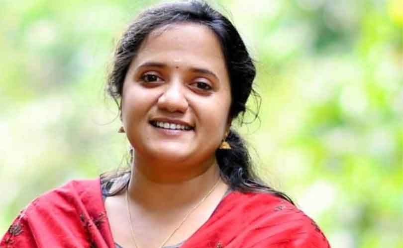 കോൺഗ്രസ് നേതാവ് ശ്രീനാദേവി കുഞ്ഞമ്മയ്ക്കെതിരെ പൊലീസ് കേസെടുത്തു