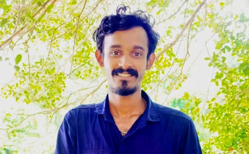 തിരുവനന്തപുരത്ത് ഫോൺ വിളിക്കിടെ ഊഞ്ഞാലിൽ കഴുത്ത് കുരുങ്ങി യുവാവിന് ദാരുണാന്ത്യം 