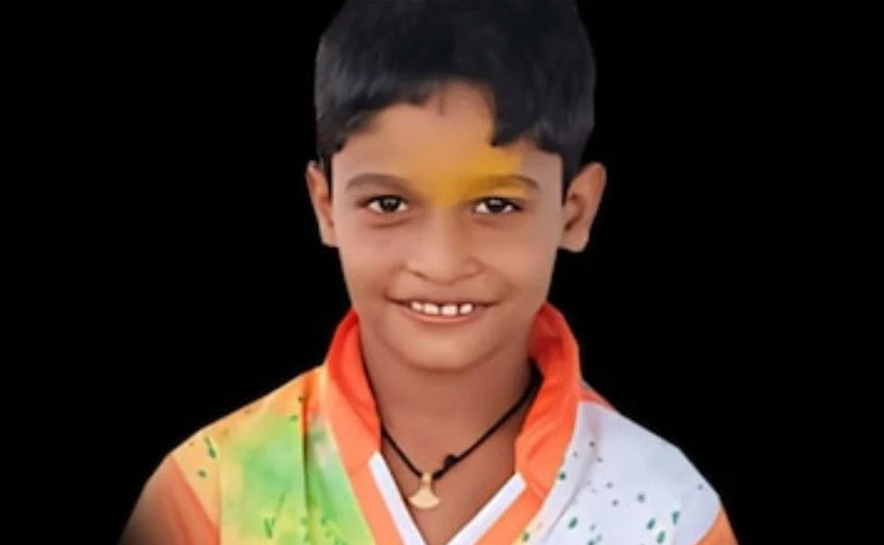 കളിച്ചുകൊണ്ടിരിക്കെ ശാരീരികാസ്വാസ്ഥ്യം; പത്തുവയസുകാരൻ അമ്മയുടെ മടിയിൽ കിടന്ന് മരിച്ചു 