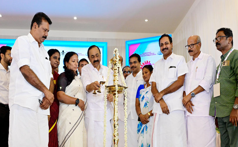 സ്ത്രീകളെ സ്വയംപര്യാപ്തരാക്കുക സർക്കാരിന്റെ പ്രധാന ലക്ഷ്യം: മുഖ്യമന്ത്രി

പിന്നാക്ക വിഭാഗ വികസന കോർപ്പറേഷൻ ക്ഷേമപദ്ധതികളുടെ സംസ്ഥാനതല ഉദ്ഘാടനം നടന്നു
