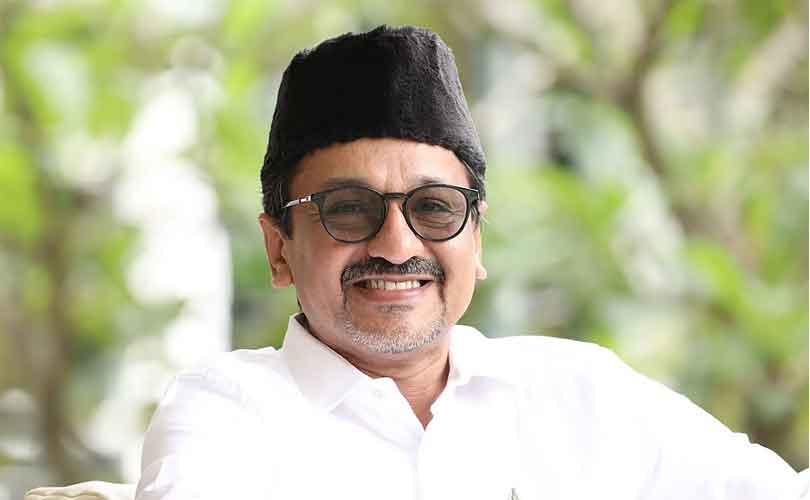 ലീഗിൽ കരുത്തറിയിച്ച് പാണക്കാട് സാദിഖലി ശിഹാബ് തങ്ങൾ; നേതാക്കൾക്ക് ഇരുട്ടടിയായി ഒറ്റപ്പദവി തീരുമാനം; മന്ത്രിമാരെ ഓഡിറ്റ് ചെയ്യാനും നിർദ്ദേശം
