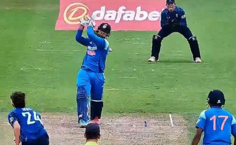 അണ്ടർ 19 ക്രിക്കറ്റിലും തകർപ്പൻ പ്രകടനവുമായി വൈഭവ് സൂര്യവംശി