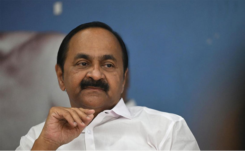 ​മന്ത്രിമാരറിഞ്ഞില്ല; 6 കളക്ടർമാർ ഉൾപ്പെടെ 15 ഐ.എ.എസുകാർക്ക് സ്ഥലംമാറ്റം; സതീശൻ സർക്കാരിന്റെ ആദ്യ അഴിച്ചുപണി വിവാദത്തിൽ