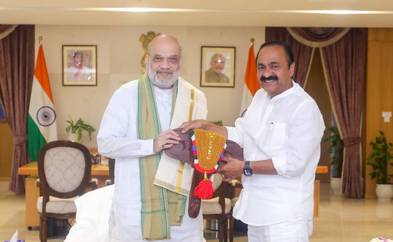 ​വി.ഡി. സതീശൻ കേന്ദ്രമന്ത്രിമാരുമായി കൂടിക്കാഴ്ച നടത്തി; ഇ.ഡി റെയ്ഡിൽ പ്രതികരിച്ചില്ല