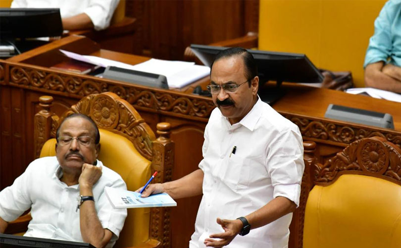​കേരളം കടുത്ത സാമ്പത്തിക പ്രതിസന്ധിയിൽ; 48,733 കോടിയുടെ കുടിശ്ശികയെന്ന് ധവളപത്രം; പെൻഷൻ പ്രായം കൂട്ടാനും ശമ്പള പരിഷ്കരണം 10 വർഷത്തിലൊരിക്കലാക്കാനും ശുപാർശ