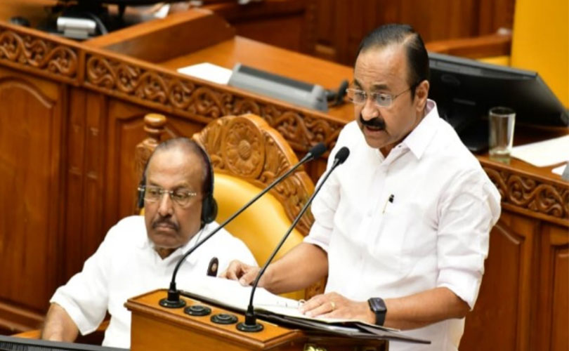 ​കേരളത്തെ വികസനക്കുതിപ്പിലേക്ക് നയിക്കാൻ സ്വകാര്യ നിക്ഷേപം അനിവാര്യം; 25 വർഷം പിറകോട്ടല്ല, മുന്നോട്ടാണ് യു.ഡി.എഫ് നയം: നിയമസഭയിൽ കനൽപ്പാതകൾ തീർത്ത് വി.ഡി. സതീശൻ