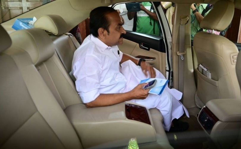  ശ്രീനാരായണ ഗുരു ജയന്തി സമ്മേളനത്തിൽ പങ്കെടുക്കാനെത്തിയ മുഖ്യമന്ത്രിക്ക് നേരേ സംഘാടകരുടെ മോശം പെരുമാറ്റം