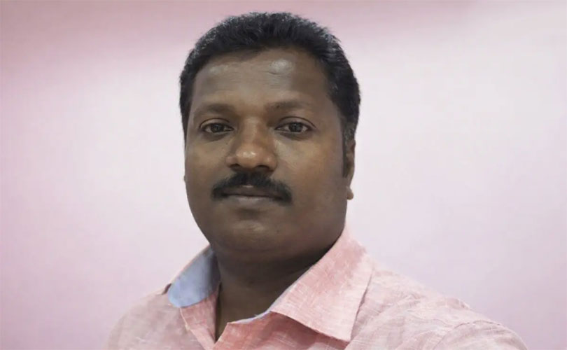 പത്തനാപുരത്ത് ദാരുണ അപകടം; ലോറിയിടിച്ച് സഹകരണ ബാങ്ക് ജീവനക്കാരൻ മരിച്ചു