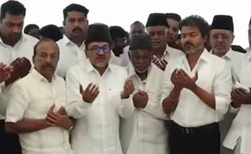 മുസ്ലീം ലീ​ഗ് സ്ഥാപക നേതാവ് ഖാഇദെ മില്ലത്തിന്റെ ഖബറിടത്തിൽ പ്രാർത്ഥന നടത്തി തമിഴ്നാട് മുഖ്യമന്ത്രി വിജയ്