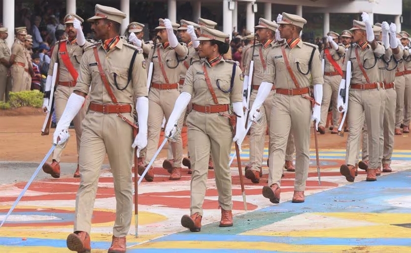കേരളാ പോലീസിന്റെ പാസിങ് ഔട്ട് പരേഡിലെ പ്രതിജ്ഞാവാചകത്തില്‍ മാറ്റം