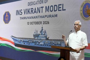 ഐ.എൻ.എസ് വിക്രാന്തിൻ്റെ മോഡൽ തലസ്ഥാനത്തിന് സമർപ്പിച്ചു 