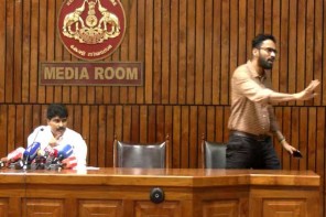 മാധ്യമപ്രവര്‍ത്തകരുടെ പ്രതിഷേധത്തില്‍ വാര്‍ത്താസമ്മേളനത്തില്‍ നിന്നിറങ്ങി ശ്രീറാം