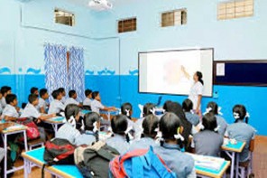 സംസ്ഥാനത്തെ ഹൈസ്കൂൾ ക്ലാസുകളിൽ പഠനസമയം അരമണിക്കൂർ വർധിപ്പിച്ചത് ഈ അധ്യയന വർഷവും തുടരും. 