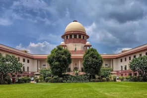 പ്രായപൂർത്തിയായ രണ്ടുപേർ തമ്മിൽ വിവാഹത്തിന് മുമ്പ് ശാരീരിക ബന്ധത്തിൽ ഏർപ്പെടുന്നത് അവരുടെ സ്വഭാവം മോശമാണെന്ന് വിലയിരുത്താനുള്ള കാരണമായി ചൂണ്ടിക്കാട്ടാനാകില്ലെന്ന് സുപ്രീം കോടതി. 