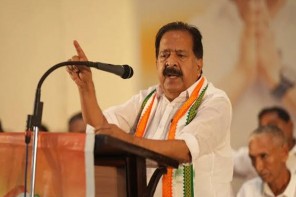 പൊലീസിനായി വാടകയ്‌ക്കെടുത്ത ഹെലികോപ്റ്റര്‍ വേണ്ടെന്നാണ് തന്റെ വ്യക്തിപരമായ അഭിപ്രായമെന്ന് ആഭ്യന്തര മന്ത്രി രമേശ് ചെന്നിത്തല.