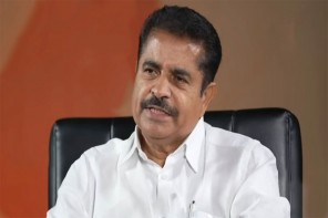 കോൺഗ്രസിൽ വീണ്ടും പടപ്പുറപ്പാട്: ഹൈക്കമാൻഡിന് പരാതി നൽകാൻ അടൂർ പ്രകാശ് നാളെ ഡൽഹിയിലേക്ക്;