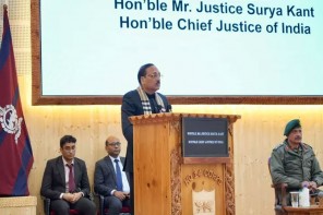 ​അതിർത്തിയിലെ കാവലാൾക്ക് നിയമത്തിന്റെ തണൽ: ലേയിൽ ചരിത്രം കുറിച്ച് ജസ്റ്റിസ് സൂര്യകാന്ത്