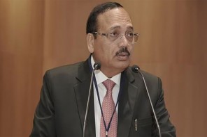 ചീഫ് ജസ്റ്റിസ് ഓഫ് ഇന്ത്യയെ കാണാനുള്ള രാഹുൽ ഗാന്ധിയുടെയും ഖാർഗെയുടെയും അനുമതി നിഷേധിച്ചു; കോടതി നടപടികൾ നിലനിൽക്കുന്നതിനാൽ കൂടിക്കാഴ്ചയില്ലെന്ന് ചീഫ് ജസ്റ്റിസ്