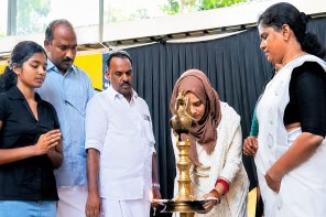 ഫാത്തിമാ തഹ്‌ലിയായുടെ നിലവിളക്ക് വിവാദം: എം.എസ്.എഫ് നേതാവിന്റെ രൂക്ഷമായ ഫേസ്ബുക്ക് പോസ്റ്റ്