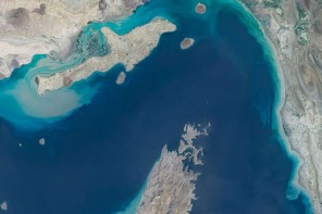 ഹോർമുസ് കടലിടുക്ക് തുറക്കാനുള്ള തീരുമാനത്തിനെതിരെ ഇറാനിൽ പ്രതിഷേധം ശക്തമാകുന്നു 