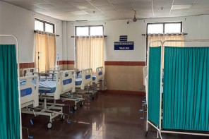 സർക്കാർ അടച്ചുപൂട്ടിയ ആശുപത്രിയിൽ രഹസ്യമായി പ്രസവം; അമ്മയും കുഞ്ഞും മരിച്ചു