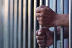 വിരമിച്ചാലും രക്ഷയില്ല; കസ്റ്റഡി മർദ്ദനത്തിൽ പോലീസുകാർക്കെതിരെ ക്രിമിനൽ കേസിന് ശുപാർശ ചെയ്യാം: ഹൈക്കോടതി