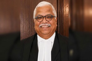 ​ഗവർണറുടെ മുൻ അഭിഭാഷകൻ ഇനി അഡ്വക്കേറ്റ് ജനറൽ; ജോർജ് പൂന്തോട്ടത്തെ ഒഴിവാക്കി ജാജി ബാബുവിനെ നിയമിക്കാൻ മന്ത്രിസഭാ തീരുമാനം