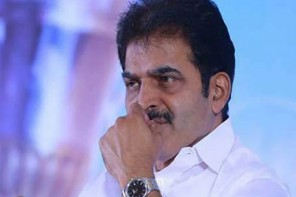 “അതും കൂടി വേണമെങ്കിൽ ഞാൻ കൊടുക്കാം“; മുഖ്യമന്ത്രിയെ പ്രഖ്യാപിച്ചതിനു പിന്നാലെ കെ സി വേണു​ഗോപാലിന്റെ പ്രതികരണം
