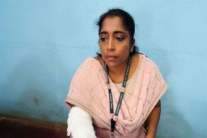 വിധവ പെൻഷനുമായി ബന്ധപ്പെട്ട് ആവശ്യത്തിനെത്തിയ സ്ത്രീ റവന്യു ഇൻസ്പെക്ടറെ കടിച്ചു 