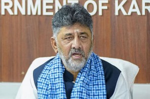 നാളെ നിയമസഭയുടെ മൺസൂൺ സമ്മേളനത്തിന് തുടക്കം; മുഖ്യമന്ത്രി ഡി കെ പ്രശ്നങ്ങളുടെ നടുവിൽ