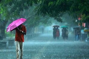 ഇന്ത്യയില്‍ ഈ വര്‍ഷത്തെ കാലവര്‍ഷം ജൂൺ 1 ന് തന്നെ എത്തുമെന്ന സൂചനയുമായി കാലാവസ്ഥാ നിരീക്ഷകര്‍.