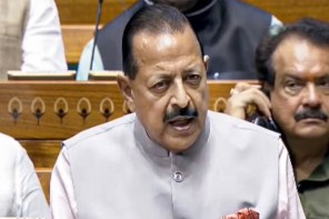 ചോദ്യക്കടലാസ് ചോർച്ചയ്ക്ക് കടുത്ത ശിക്ഷ; പരീക്ഷാ നിയമഭേദഗതി ബിൽ ലോക്സഭയിൽ പാസായി