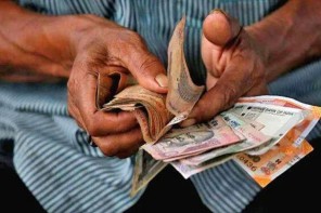 ക്ഷേമ പെൻഷൻ വിതരണത്തിൽ വൻ മാറ്റം; നേരിട്ടുള്ള വിതരണം അവസാനിപ്പിച്ചു