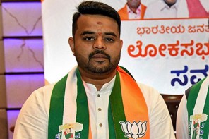 ഇക്കിളി രാഷ്ട്രീയവും അപമാനപ്പെരുമഴയും; ജെഡിഎസ്സ് തകർച്ചയിലേക്ക്? 
