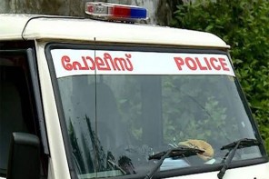 തിരുവനന്തപുരത്ത് പത്തൊൻപതുകാരനെ ഹണിട്രാപ്പിൽ കുടുക്കിയ യുവതിയും സുഹൃത്തും അറസ്റ്റിൽ 