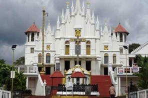 വെടിക്കെട്ടിനായുള്ള പണം കാരുണ്യ പ്രവർത്തനങ്ങൾക്ക്; പുതുപ്പള്ളി പള്ളിയിലെ പെരുന്നാളിനും വെടിക്കെട്ട് ഒഴിവാക്കി