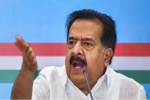 മുഖ്യമന്ത്രി കസേരയിലുള്ള മോ​ഹം ഉപേക്ഷിക്കാതെ ചെന്നിത്തല; ഇന്ന് ഡൽഹിയിലെത്തി നേതാക്കളെ കാണും 