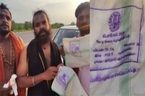 തമിഴ്നാട് സർക്കാരിന്റെ സൗജന്യ മുണ്ടുകൾ പമ്പയിൽ ഇരുമുടിക്കെട്ട്; ദേവസ്വം ബോർഡിന്റെ നിയന്ത്രണത്തിലുള്ള കെട്ടുനിറ കേന്ദ്രത്തിൽ ഭക്തരിൽ നിന്നും ഈടാക്കുന്നത് 300 രൂപ 