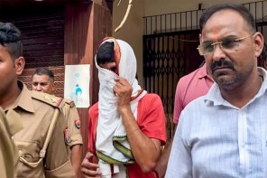 അയോധ്യ രാമക്ഷേത്രത്തിലെ കാണിക്കപണം ചെലവഴിച്ചത് കാമുകിക്ക് ഐഫോൺ വാങ്ങാനും സഹോദരന്റെ വിവാഹത്തിനും