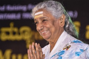 ആയിരങ്ങളുടെ കണ്ണീരിൽ എസ് ജാനകിക്ക് യാത്രാമൊഴി; സംസ്കാരം ഔദ്യോഗിക ബഹുമതികളോടെ 