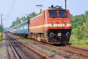 കോഴിക്കോട് റെയിൽവേ സ്റ്റേഷനിൽ കെട്ടിടം തകർന്നു വീണതിനെ തുടർന്ന് സംസ്ഥാനത്തെ ട്രെയിൻ സർവീസിൽ വ്യാപക നിയന്ത്രണം