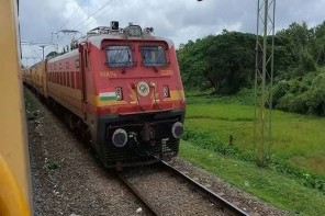 പാലക്കാട് നിന്നും തിരുവനന്തപുരത്തേക്കുള്ള ട്രെയിനിന് ഏഴു മണിക്കൂർ കാത്തിരിപ്പ്; കോട്ടയത്ത് ആറുമണിക്കൂറും; യാത്രാ ക്ലേശം പരിഹരിക്കണമെന്ന ആവശ്യം ശക്തമാകുന്നു 