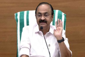 അമ്മമാർ മകന്റെ ഭാര്യയെ ആ വിഭവങ്ങളുണ്ടാക്കാൻ പഠിപ്പിക്കണം; മുഖ്യമന്ത്രിയുടെ പരാമർശം വിവാദത്തിൽ